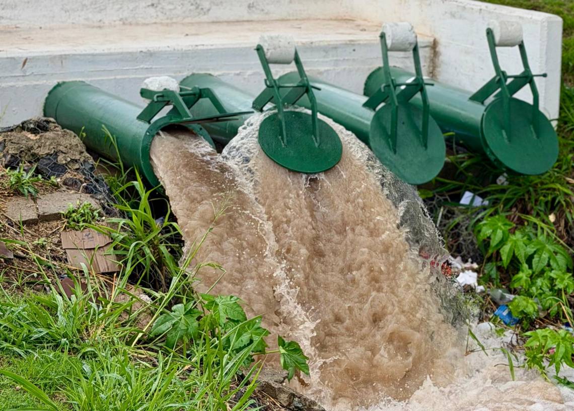 Tras la lluvia de este jueves, el Municipio destacó avances en el sistema de desagües de la ciudad