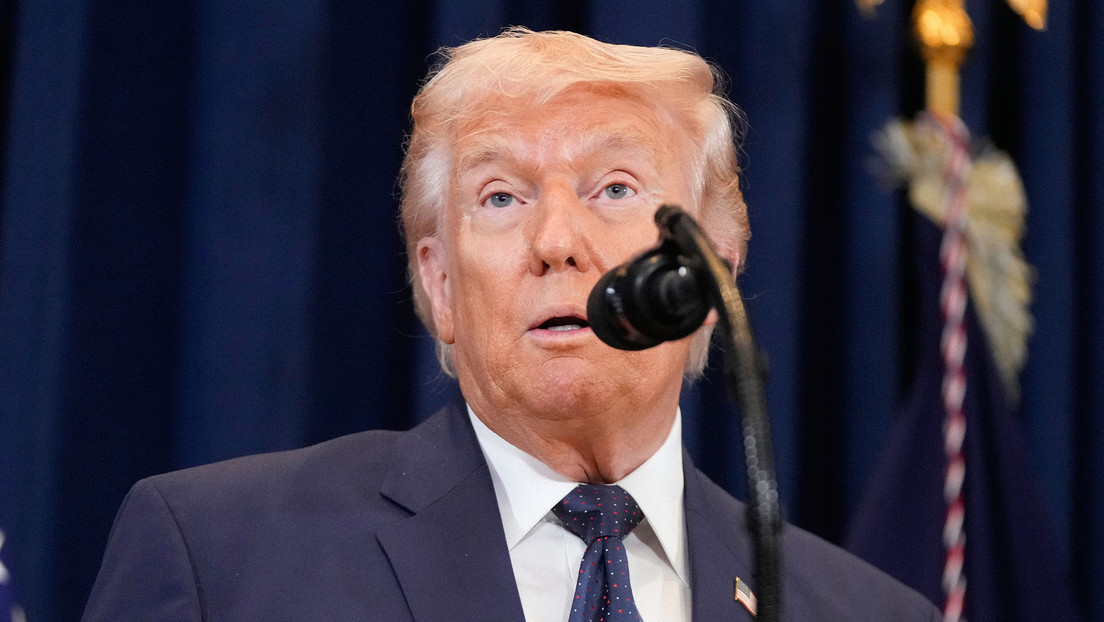 Trump lanzó una dura advertencia a Irán por el estrecho de Ormuz. (Crédito: Mark Schiefelbein / AP)