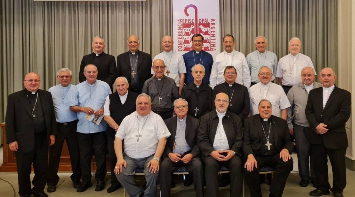 La Conferencia Episcopal Argentina combinó una fuerte condena a la última dictadura con una advertencia sobre el presente político y social del país. 