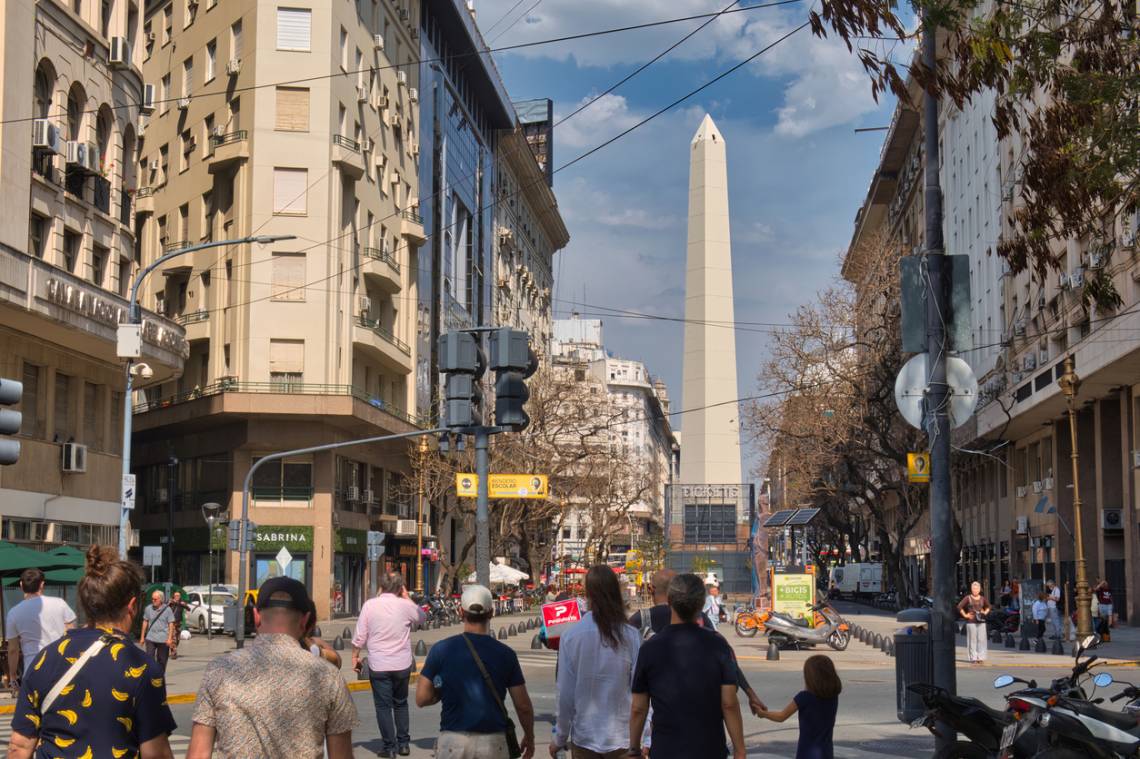 Advierten que el 56% de los hogares argentinos se endeuda para subsistir y la mayoría no llega a fin de mes