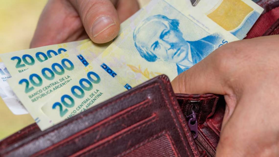 Los salarios volvieron a perder contra la inflación en enero, por quinto mes consecutivo
