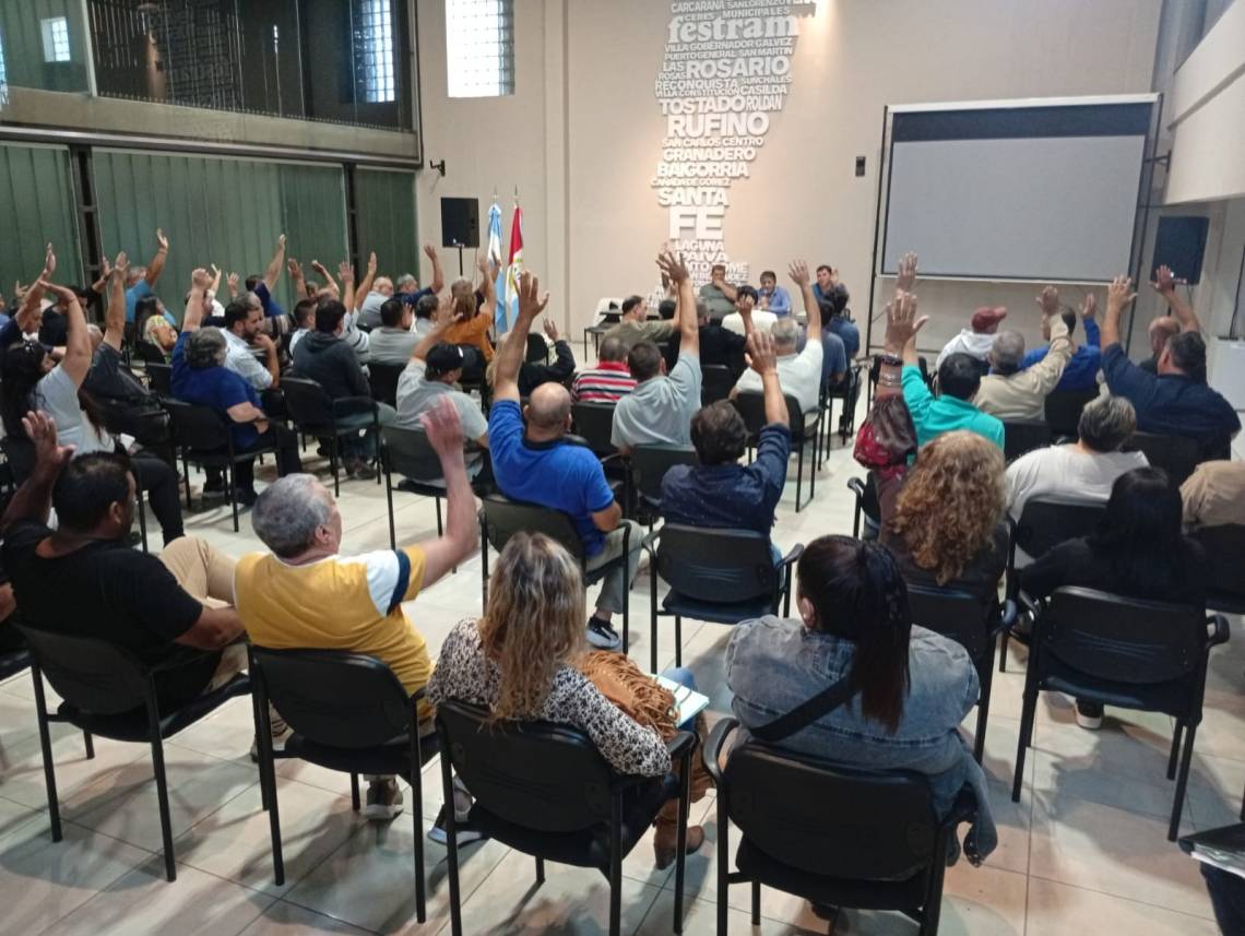 FESTRAM resolvió asistir a la reunión paritaria del próximo lunes con la decisión de convocar a un paro si no hay acuerdo. (Foto: Prensa FESTRAM)