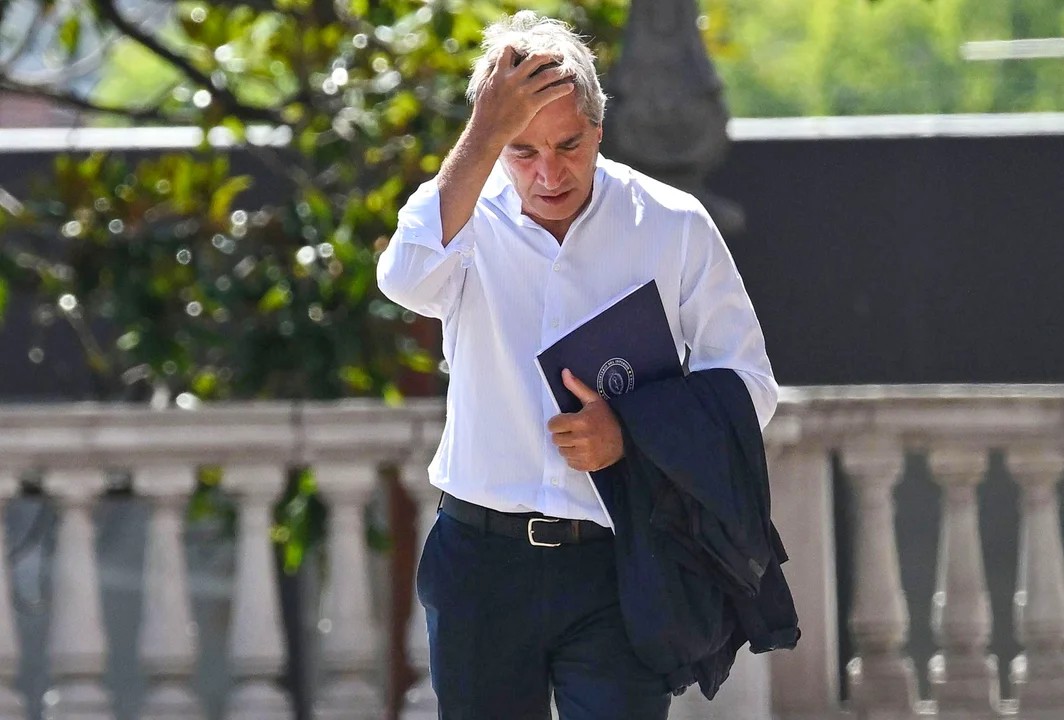 Números en rojo: Caputo adelantó que la inflación de marzo será superior al 3 por ciento.