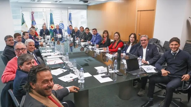 Gobernadores provinciales analizan el proyecto del oficialismo para reformar el sistema electoral.