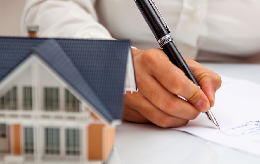 El gobierno nacional prepara un proyecto para deregular el mercado inmobiliario.