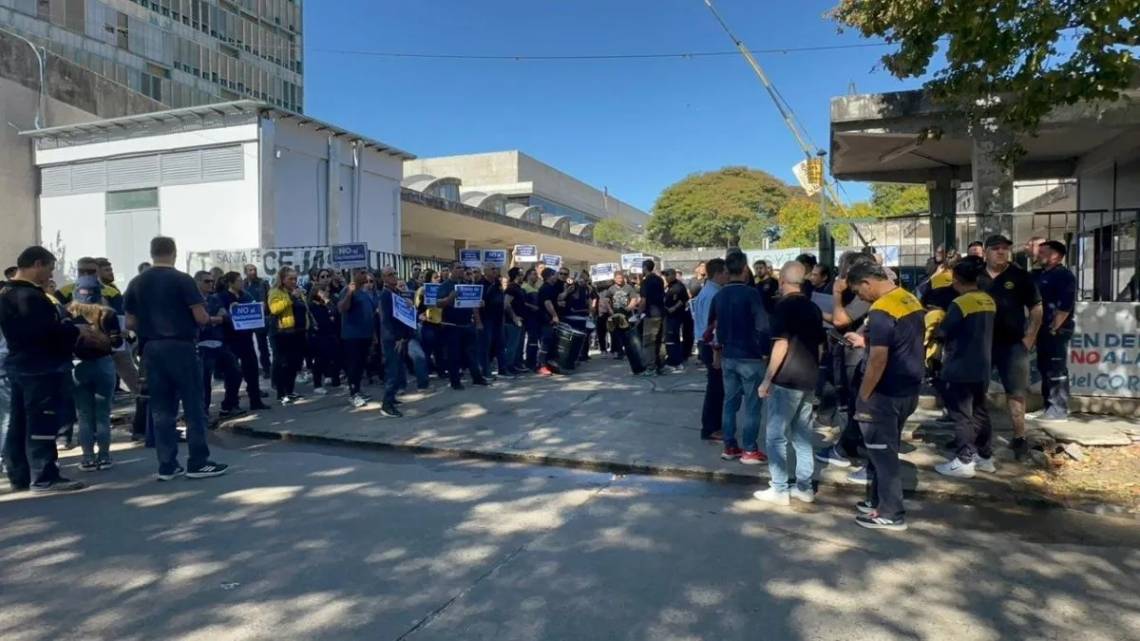El anuncio de despidos había generado fuertes protestas en el Correo Argentino. (Foto: Aire de Santa Fe)