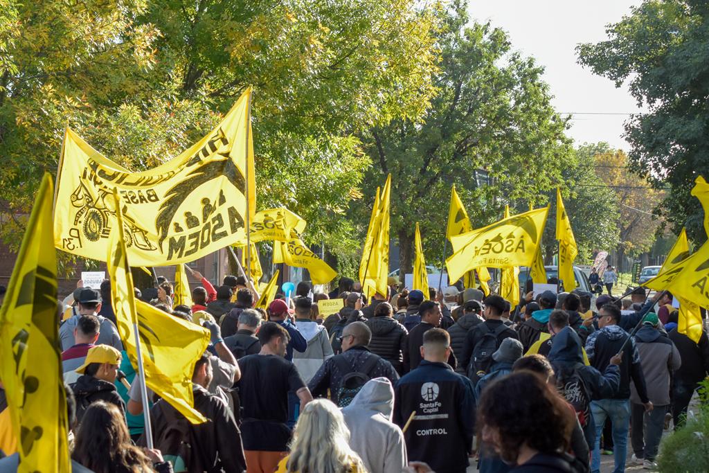 Una de las movilizaciones de ASOEM en Sauce Viejo. (Crédito: Prensa ASOEM)