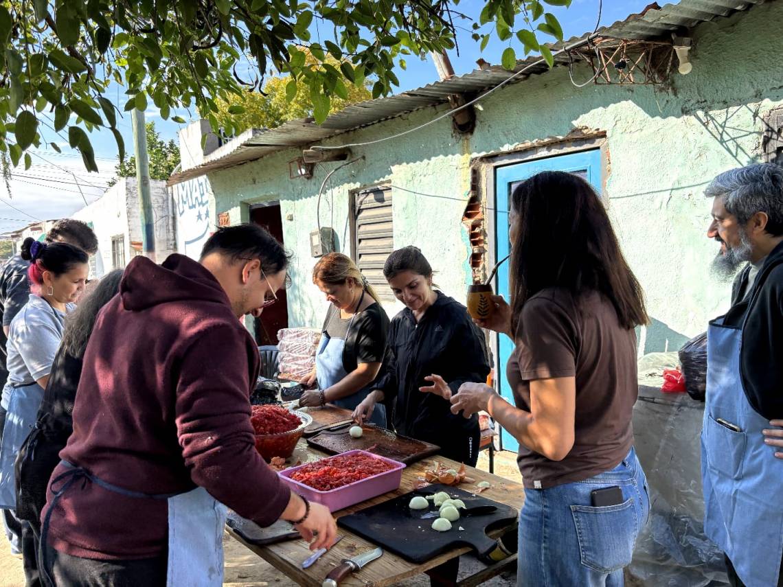 Ciudadanía Activa realizó una jornada de ollas solidarias por el Día del Trabajador.