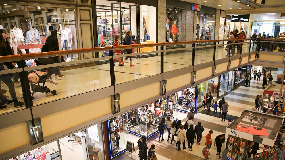 Los shoppings buscan reactivar el consumo con un festival nacional de promociones.