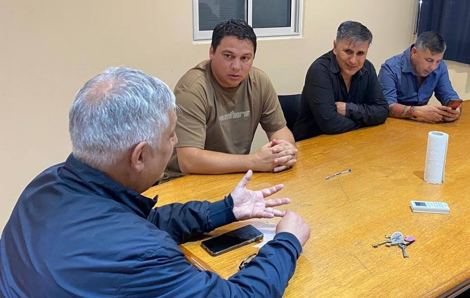 Papaleo, junto a dirigentes de UTRAM. (Foto: Prensa UTRAM)