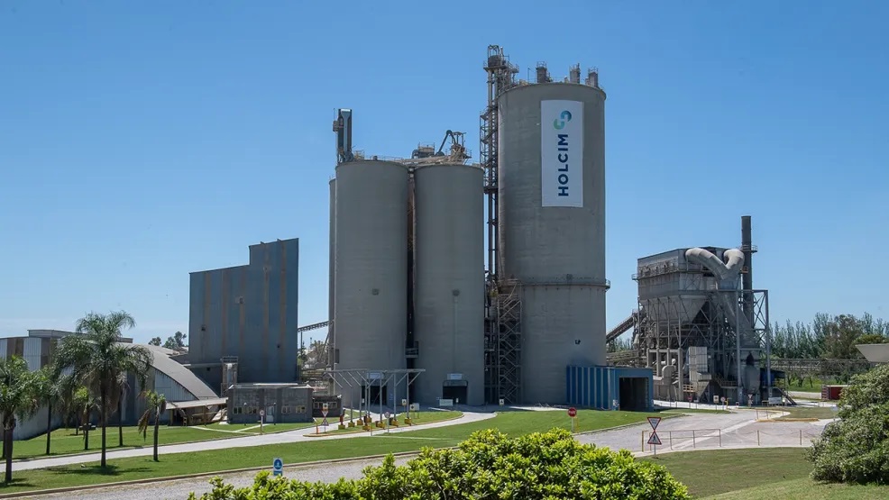 Holcim, la segunda cementera del país, cerró el primer trimestre del año con números en rojo.