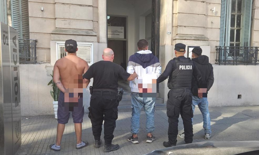 Le robaron el celular a mano armada, lo rastreó con el GPS y detuvieron a los delincuentes