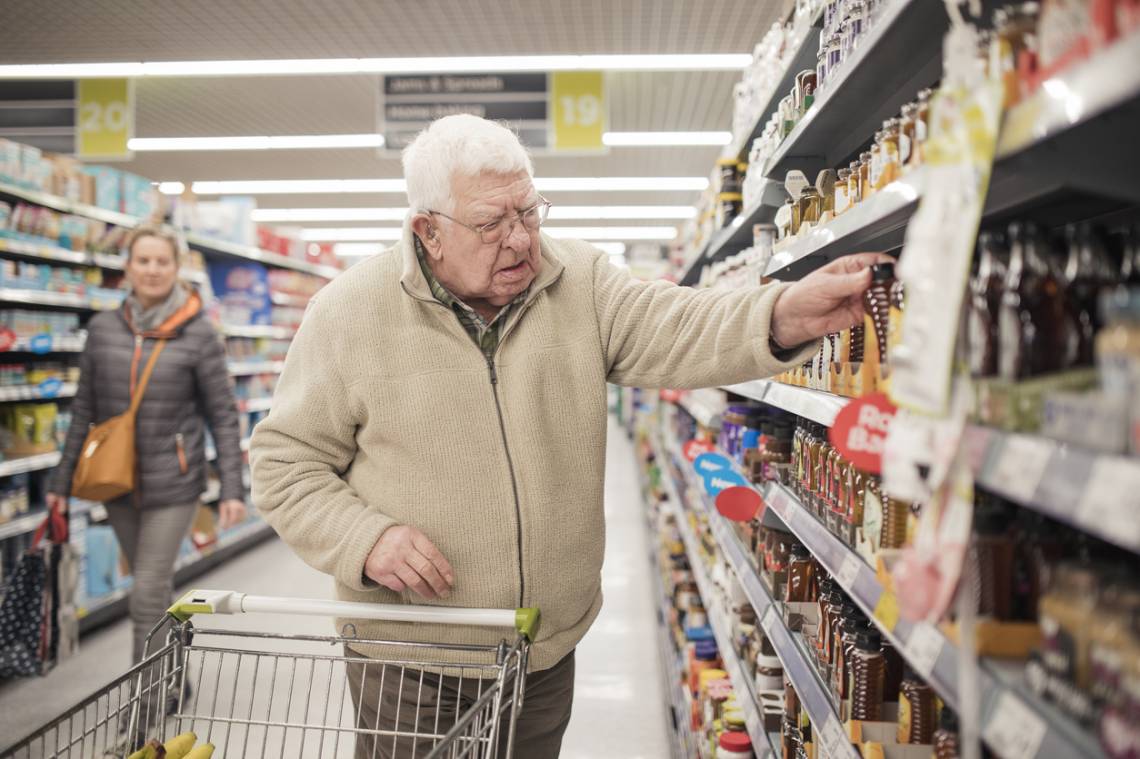 Jubilados que cobran la mínima siguen perdiendo contra la inflación, según un estudio privado.