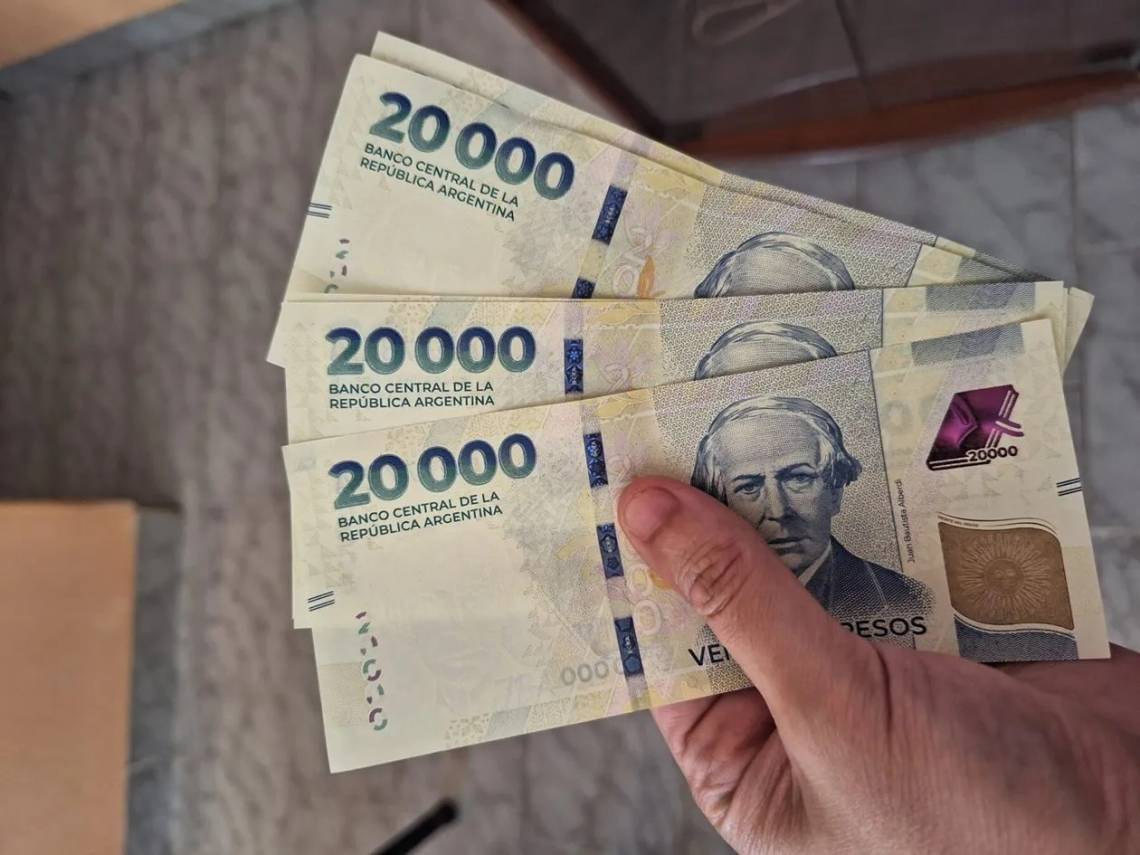 El salario real sigue en caída: séptimo mes consecutivo en baja.