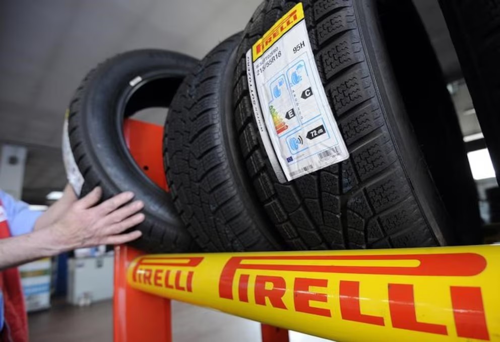 Pirelli frenará una semana la producción en su planta de Merlo y eliminará los turnos de fin de semana.