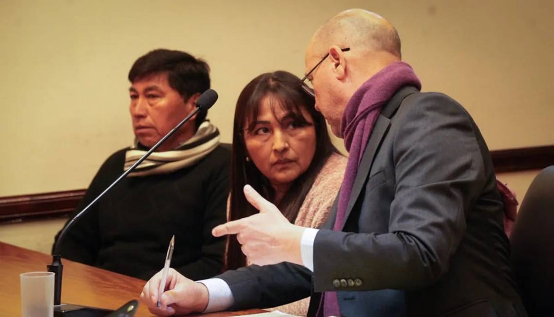 Iván Reyes y Norma Vega, junto con su abogado defensor. (Crédito:  Maiquel Torcatt - Aire Digital)