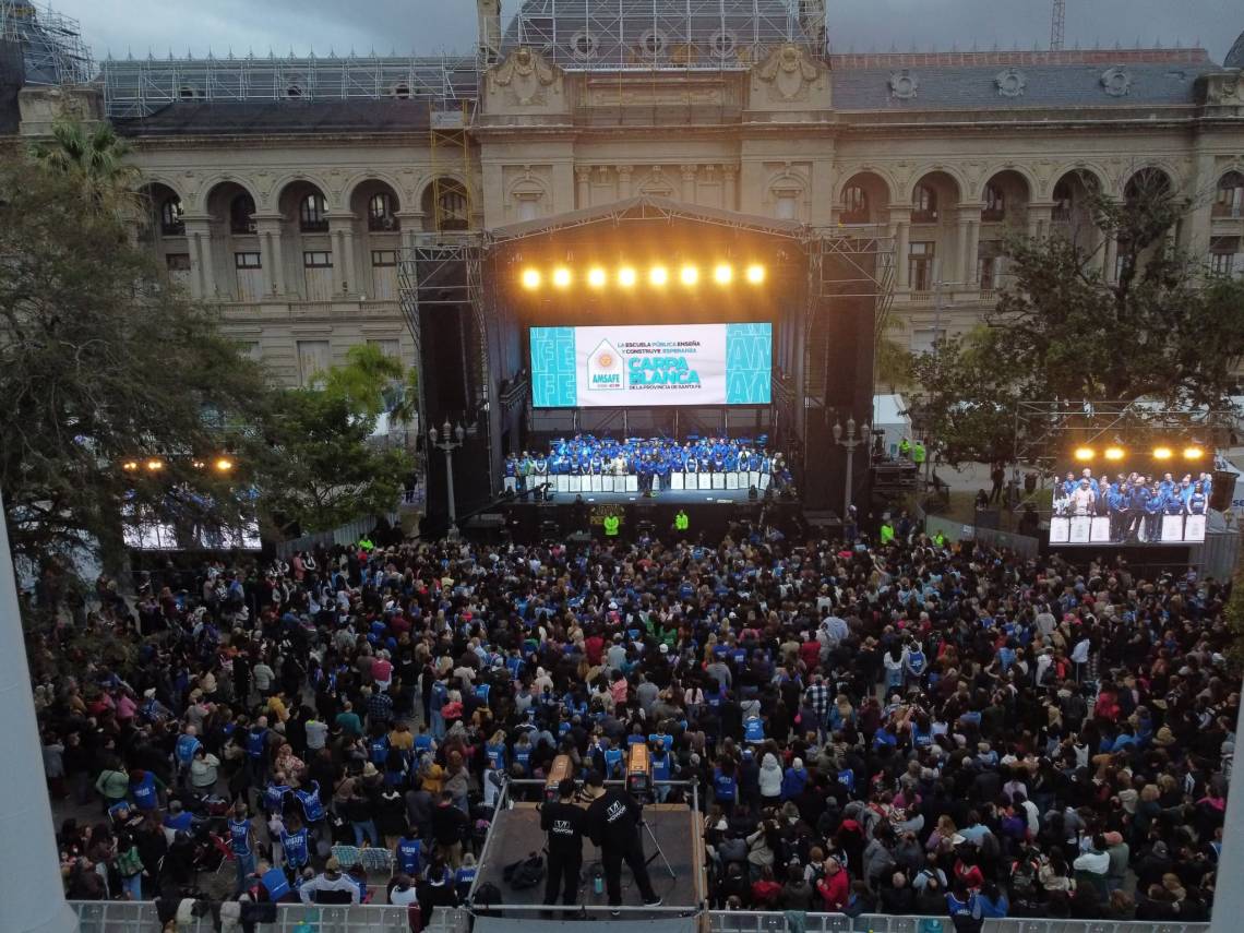 Con una masiva convocatoria, AMSAFE encabezó un festival en defensa de la educación pública. (Crédito: Prensa AMSAFE)