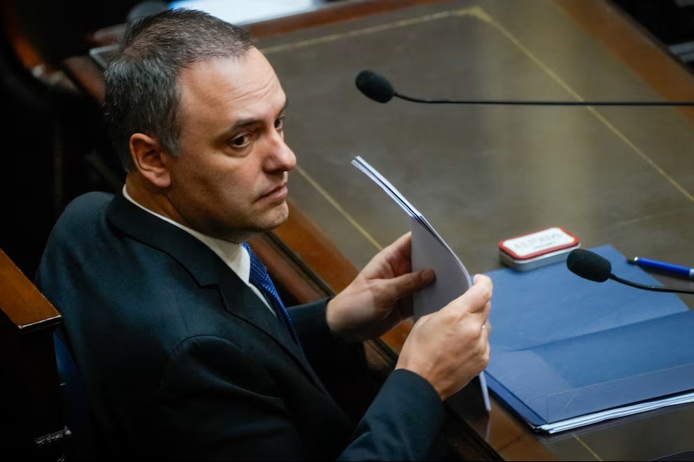 Se pospuso una semana la sesión por Manuel Adorni.