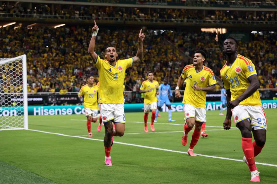 Con un gol de Daniel Muñoz, Colombia aseguró su pase a la próxima ronda