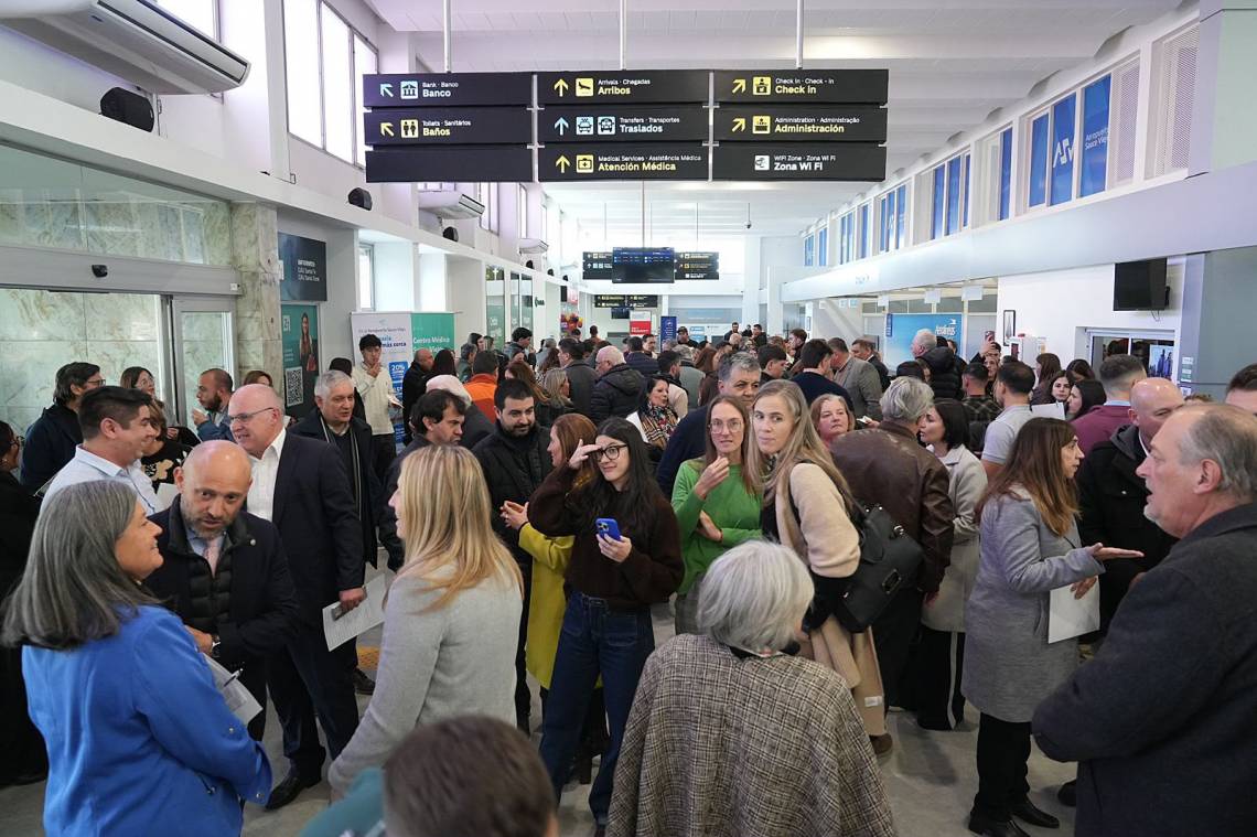 El Aeropuerto de Sauce Viejo tendrá un vuelo semanal a Florianópolis durante el verano.