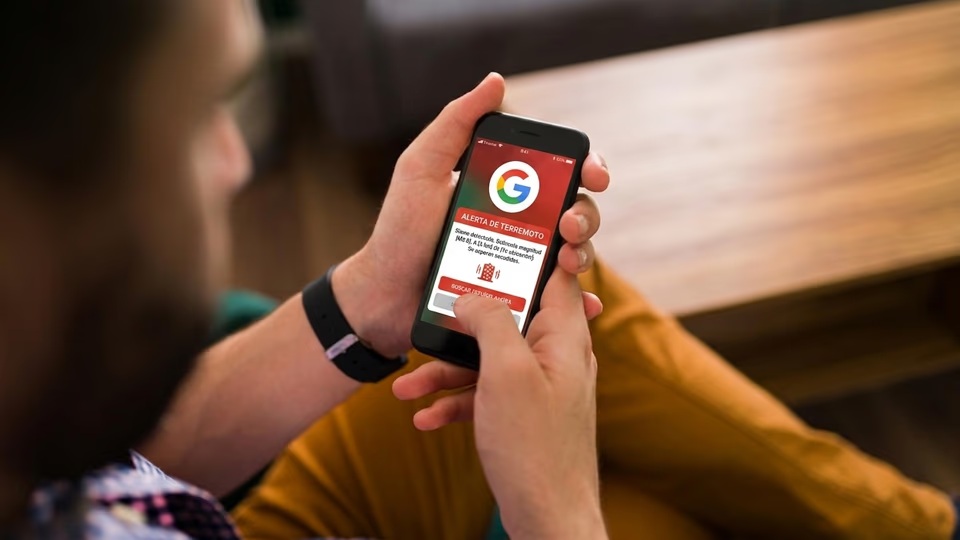 Miles de personas recibieron avisos preventivos en sus teléfonos Android antes de los sismos de magnitud 7,2 y 7,5 que provocaron una de las mayores tragedias recientes en Venezuela.