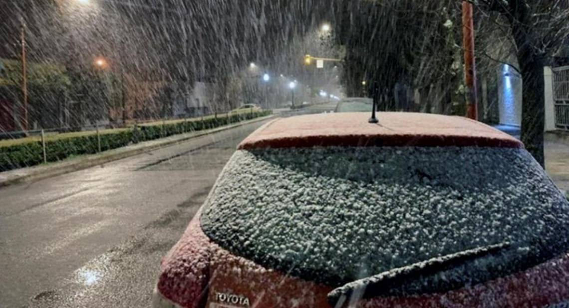 Una ola polar tiene a 17 provincias bajo alerta por frío extremo.