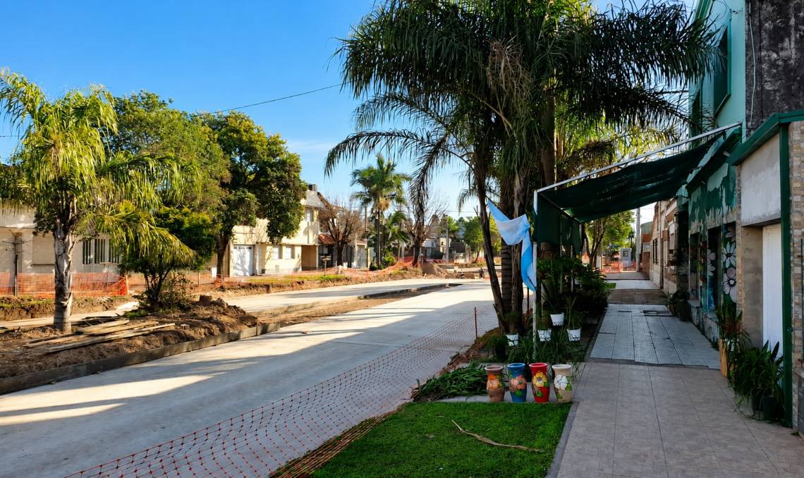 Las obras sobre calle Mitre avanzan como parte de la reconfiguración del acceso al nuevo puente.