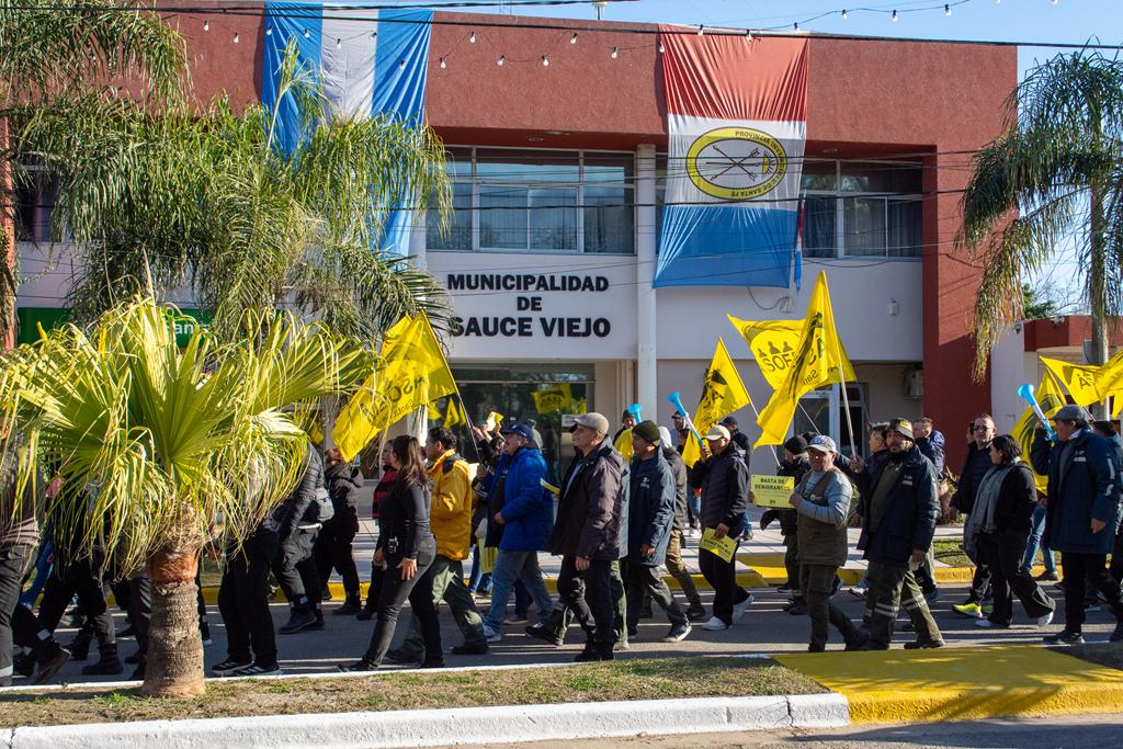 ASOEM realizó una nueva protesta frente a la Municipalidad de Sauce Viejo.