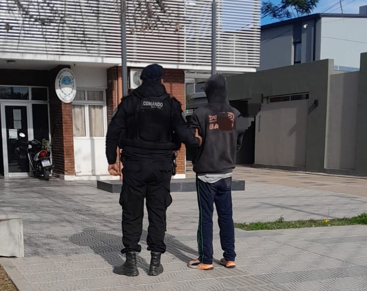 El sujeto detenido fue trasladado a la Comisaría 12da.