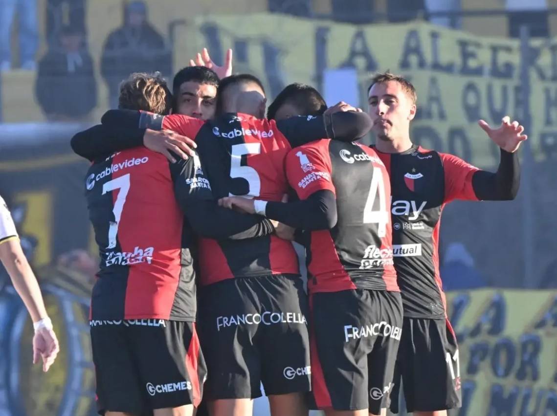 Colón tiene que ratificar de local la buena victoria que consiguió en Puerto Madryn.