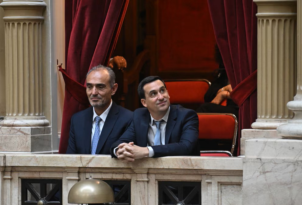 Javier Lanari junto a Lule Menem (Crédito: Infobae - Maximiliano Luna)