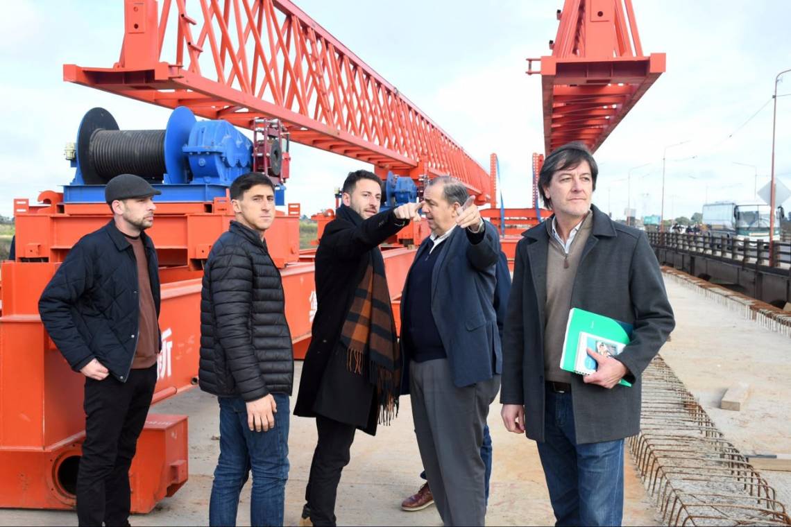 Poletti y Garibaldi recorrieron la obra del nuevo puente y destacaron el impacto que tendrá en la movilidad