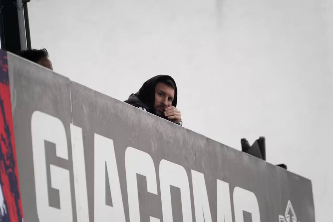La primera aparición pública de Messi tras el Mundial fue en un partido de la Primera C, que disputó su equipo, Leones FC.