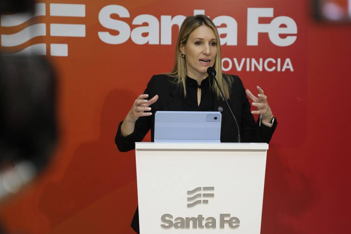 La vocera Virginia Coudannes informó que el Poder Ejecutivo ya inició el proceso administrativo para pagar por decreto el aumento salarial a estatales.