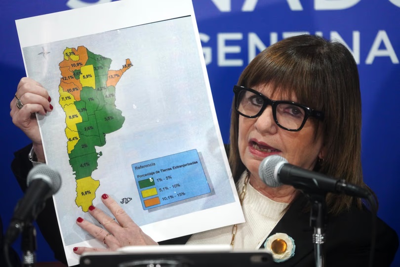 El oficialismo decidió retirar el capítulo sobre venta de tierras a extranjeros del tratamiento del proyecto sobre propiedad privada.