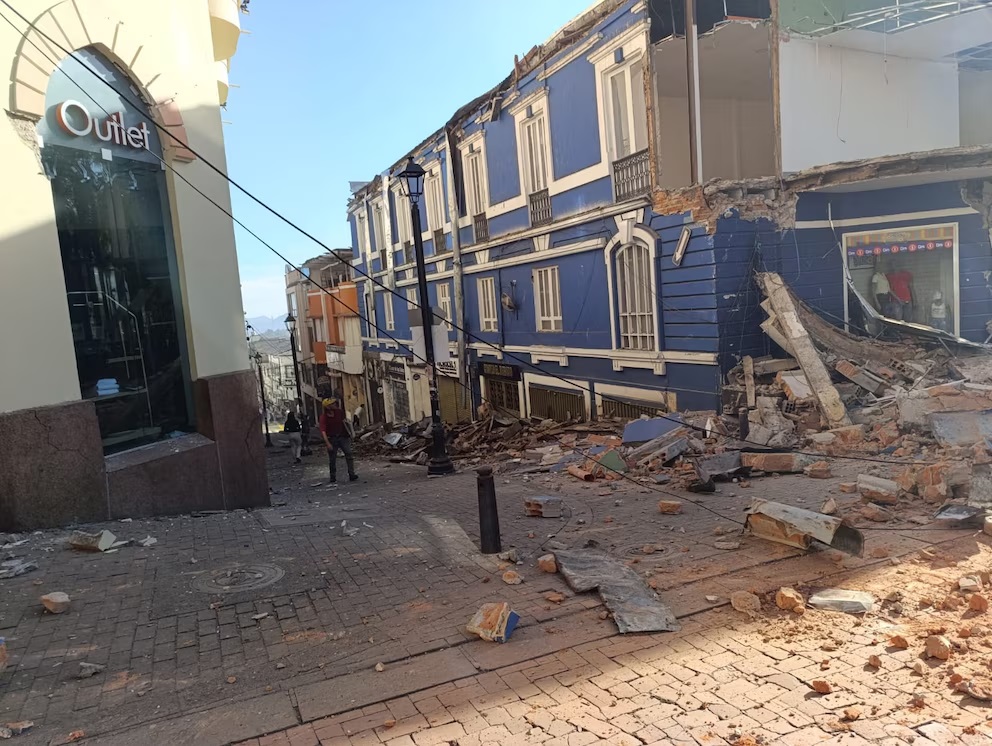 Un fuerte sismo de 7,4 se sintió en varias ciudades de Colombia.