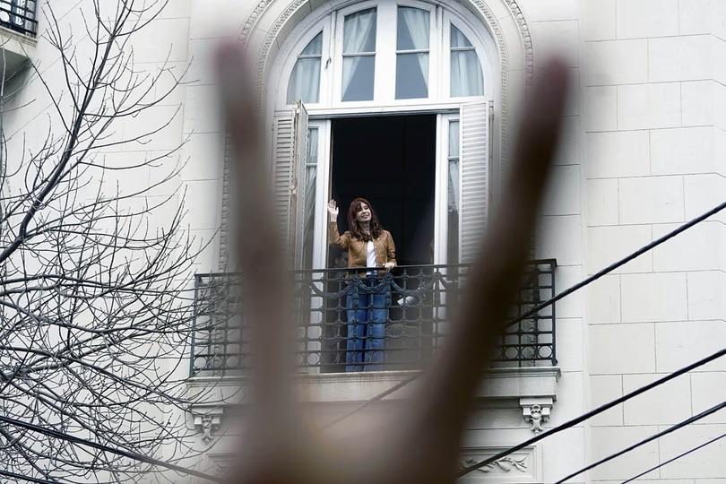 El embargo no implica por ahora una subasta ni modifica la prisión domiciliaria de Cristina Kirchner.