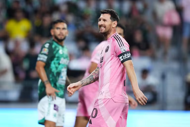Messi volvió a jugar en un momento difícil y recibió una ovación, pero Inter Miami quedó afuera. (Crédito: RICH STORRY - GETTY IMAGES NORTH AMERICA)