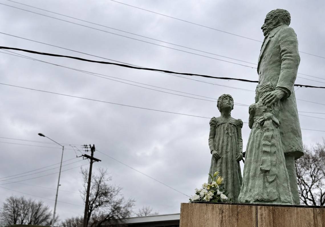 A 176 años de su fallecimiento, la ciudad recordó a San Martín con una ofrenda floral