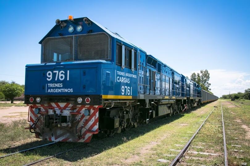 El Gobierno licita el Belgrano Cargas por 50 años y busca inversiones privadas para renovar las vías.