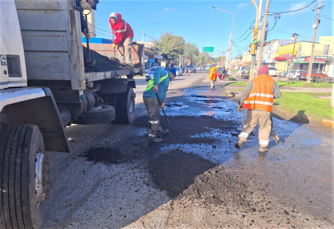 Reducción de calzada sobre Avenida Luján por tareas de bacheo en el cruce con la Ruta 19