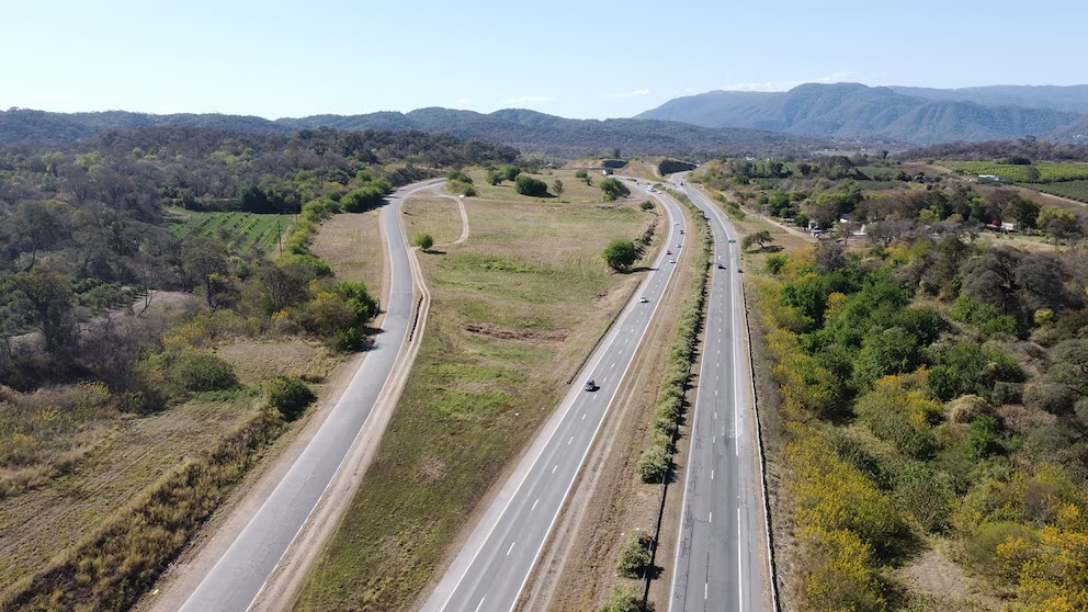 El Gobierno avanzó con la privatización de las rutas y adjudicó ocho corredores por 20 años.