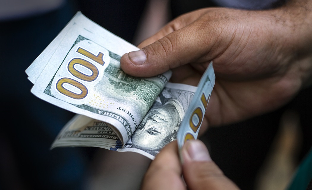 El dólar mayorista superó los $1.500 y encendió las alertas del mercado.