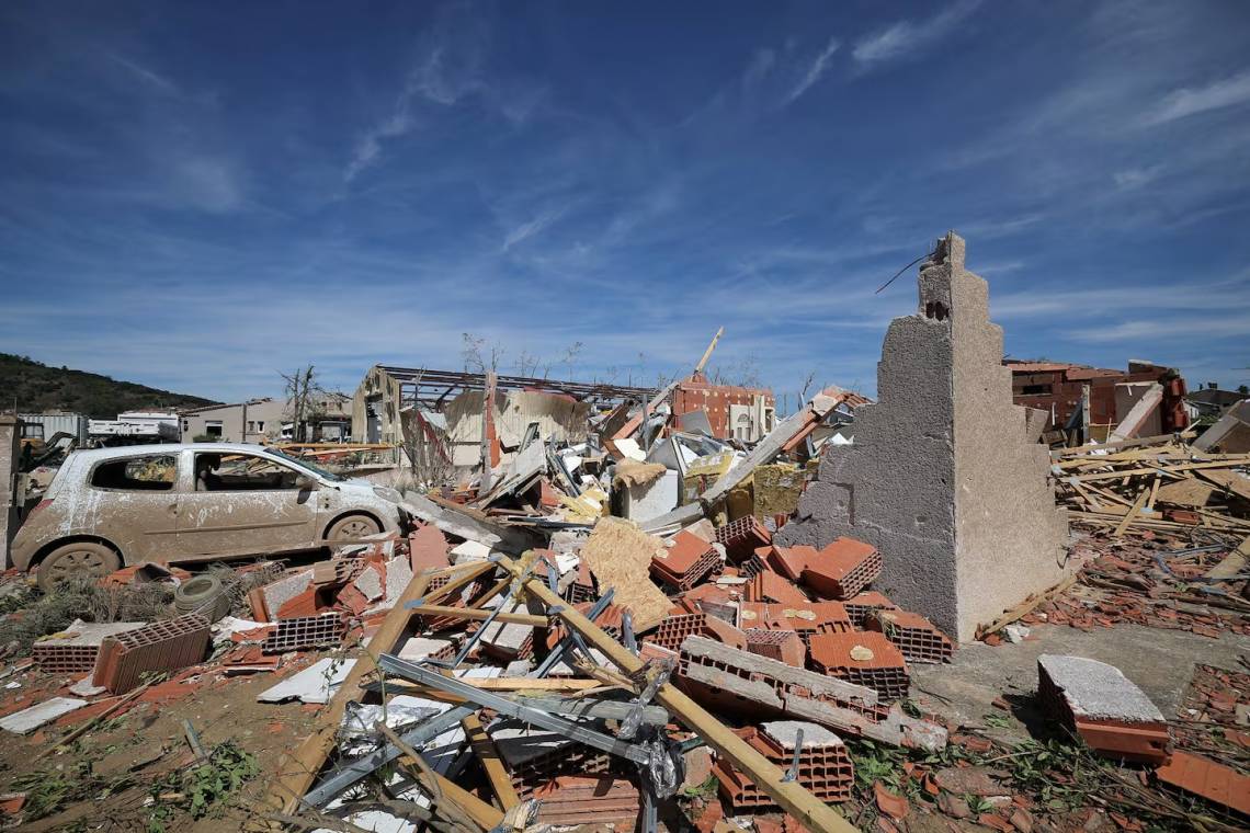 Un tornado devastó un pueblo del sur de Francia en apenas dos minutos.