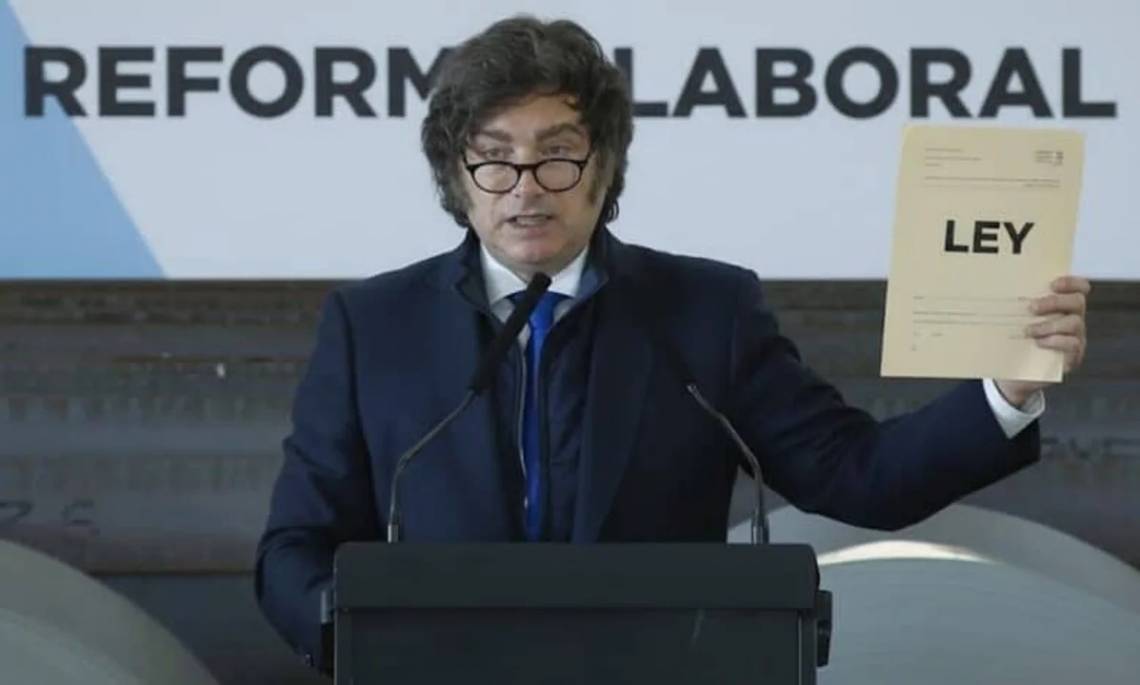 La Justicia declaró inconstitucional un artículo de la reforma laboral impulsada por Milei.