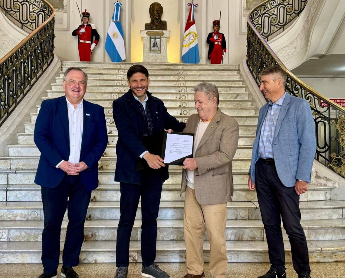 Pullaro recibió al expresidente Eduardo Duhalde en Casa de Gobierno