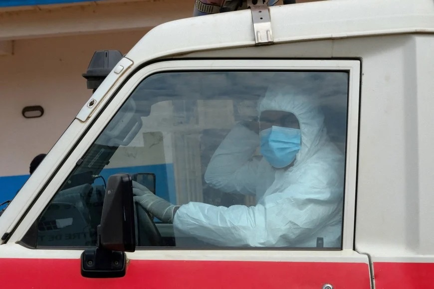 En la República Democrática del Congo, el sistema de salud está en emergencia por el brote de ébola fuera de control.