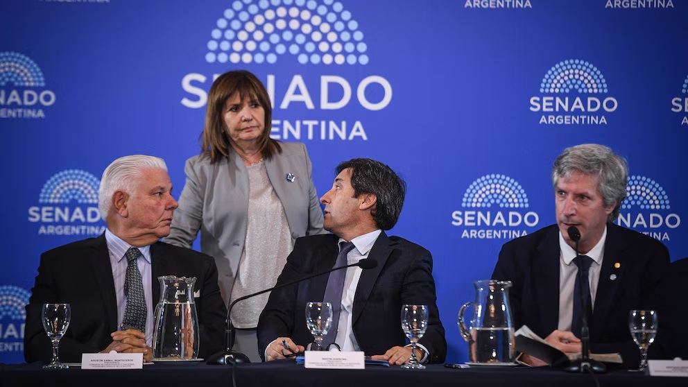 LLA consiguió dictamen para reformar el Banco Central y Bullrich defendió los cambios.
