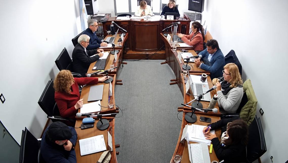 El Concejo debate la deuda con ASSA: citación a Weiss Ackerley, comisión investigadora y pedidos de informes