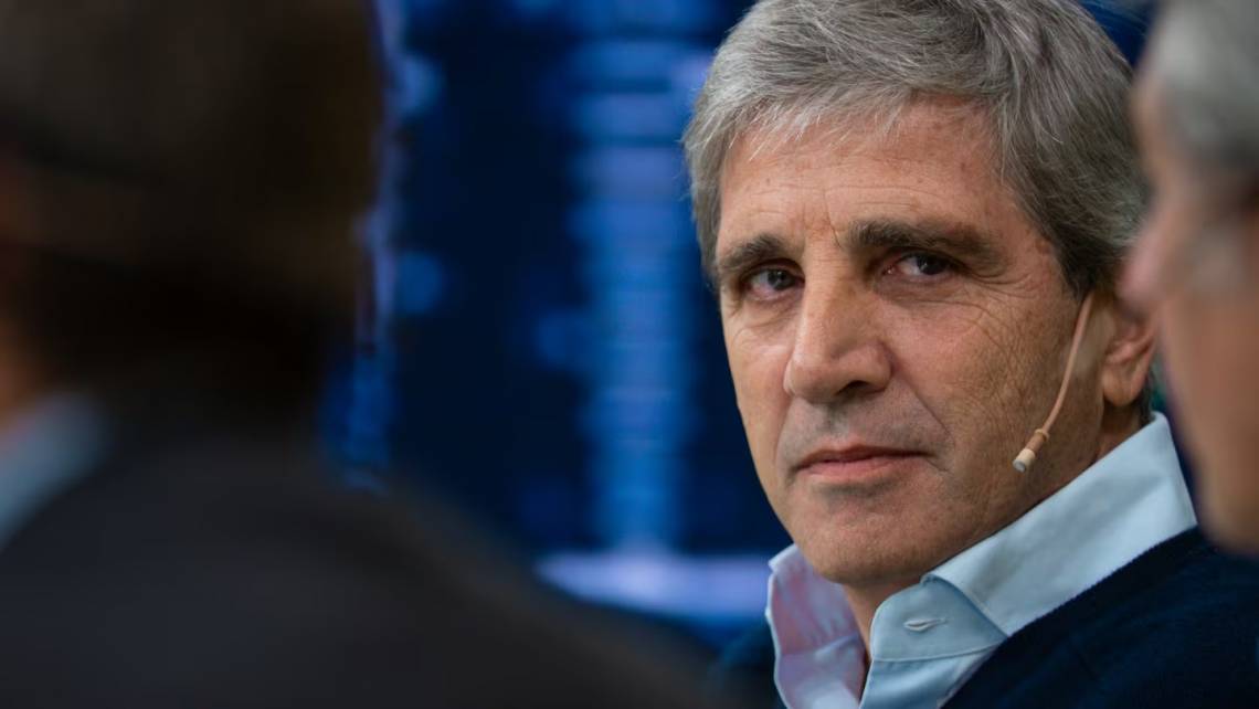 Caputo presentó los puntos principales del Presupuesto 2027 ante la mesa política, antes de su envío al Congreso.